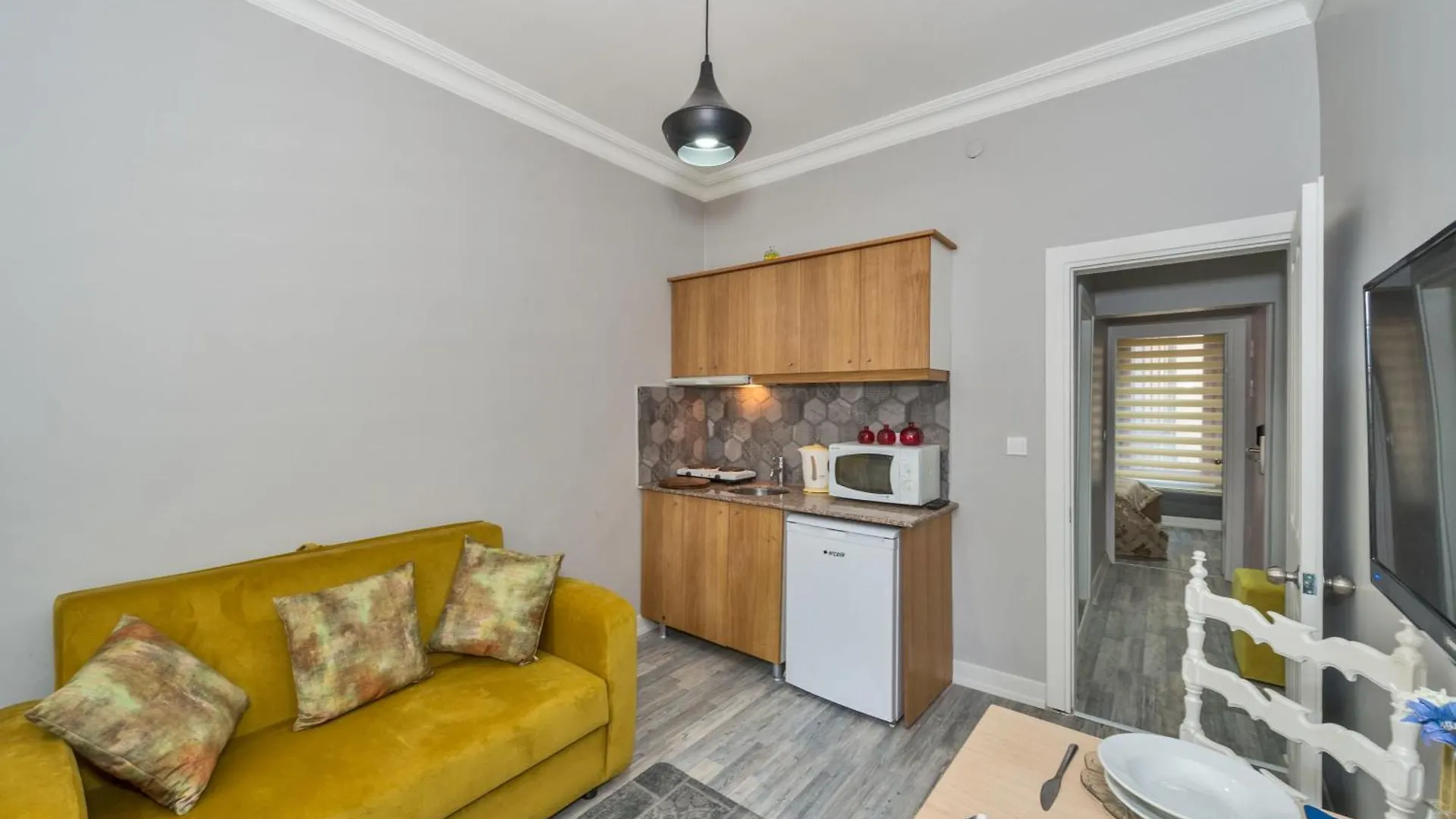 Cirrus Suites Tomtom location