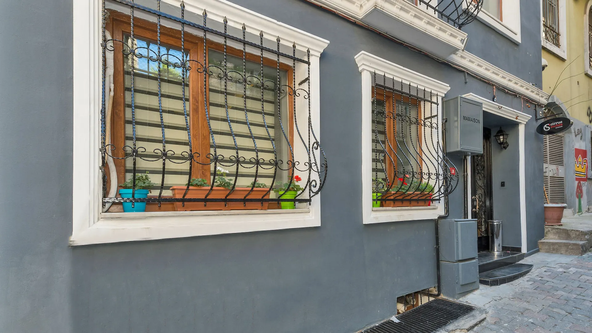Cirrus Suites Tomtom Istanbul 2*,